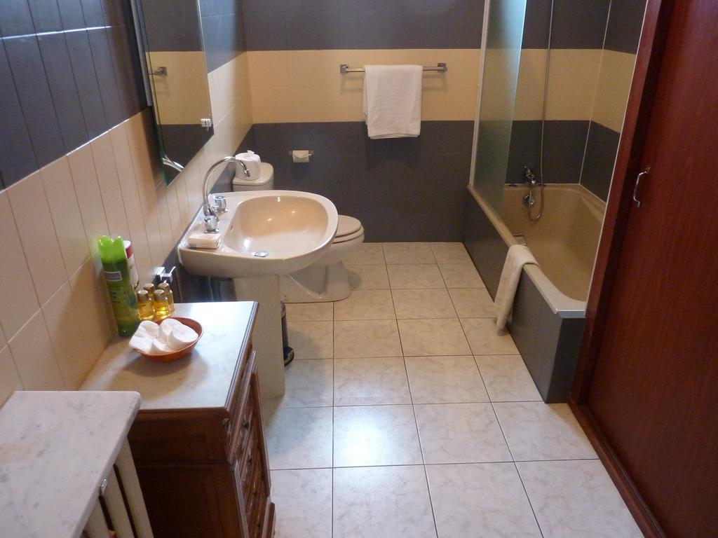 Maison Bellevue Bed & Breakfast Carcassonne Ruang foto